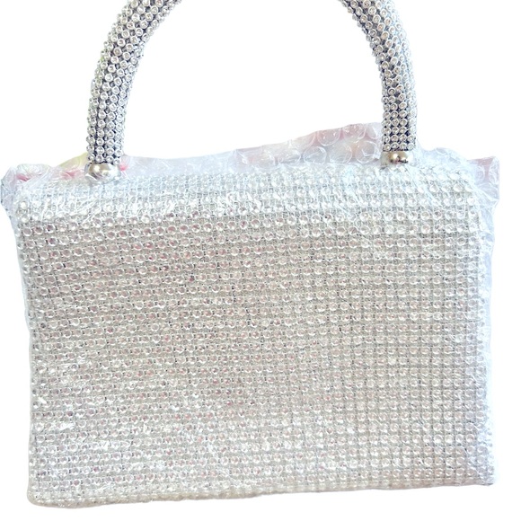 Rhinestone crossbody silver glitter purse with magnet snap closure - Picture 8 of 8